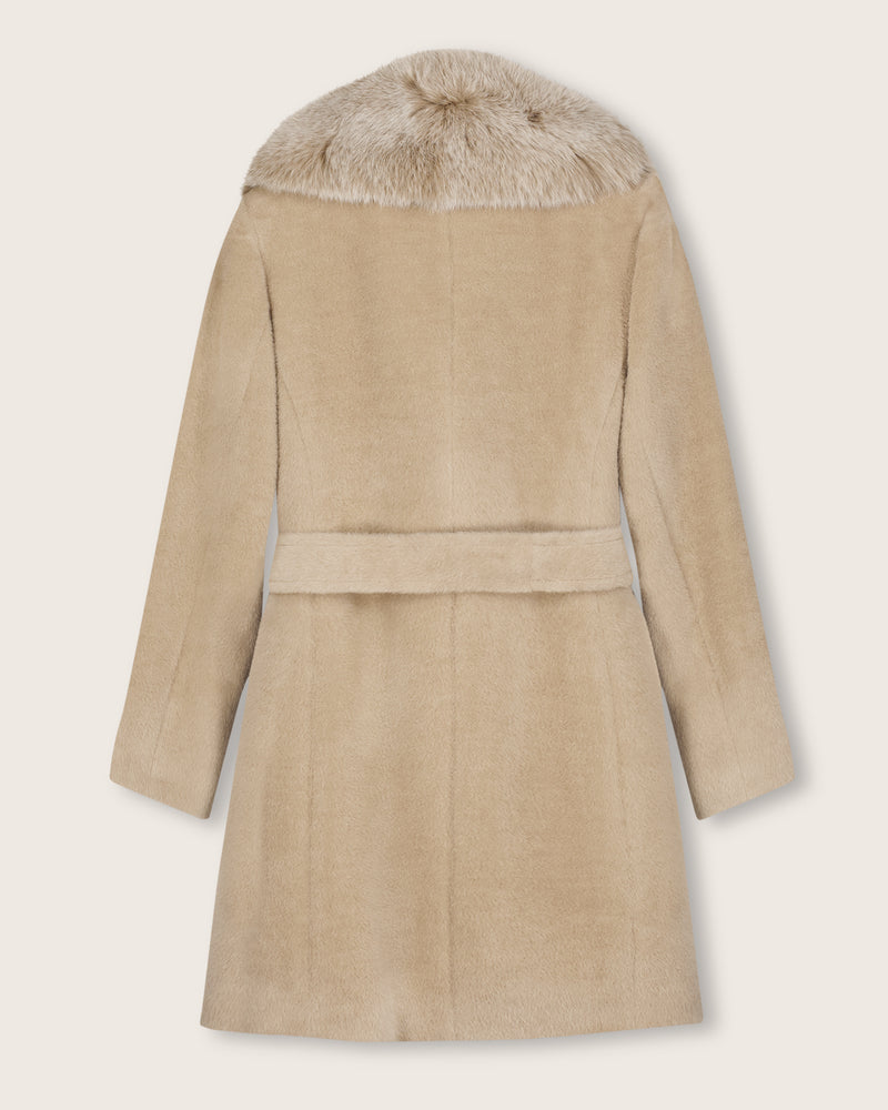 Oversized Finland Fur Shawl Collar in Blonde