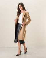 Woman Wearing Pure Cashmere Pick-Stitched Double-Breasted Coat In Camel