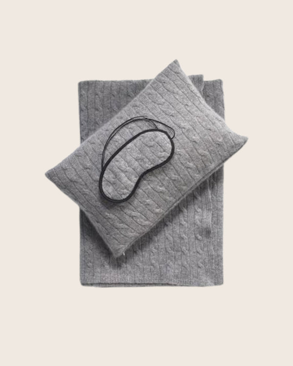 Cable Knit Travel Set in Grey