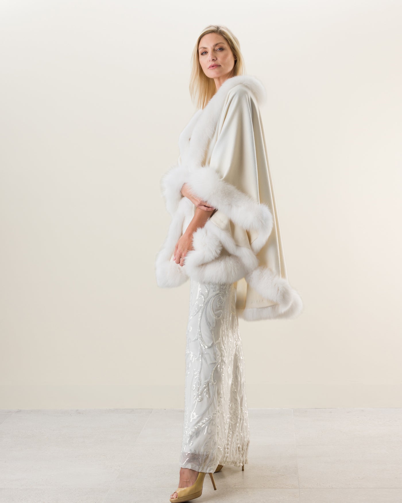 Classic Length White Cashmere Cape with Finland Fur Trim | Sofia