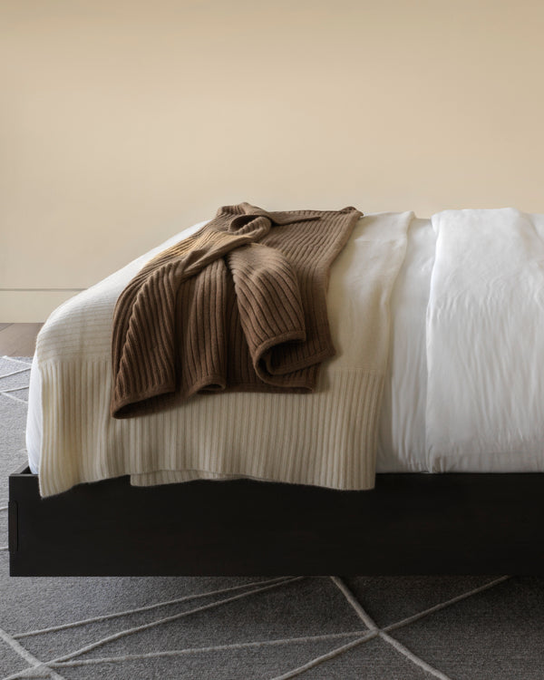 Chameaux Pure Ultrafine Camel Hair Throw in Natural