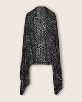 Lightweight cashmere wrap in gray leopard