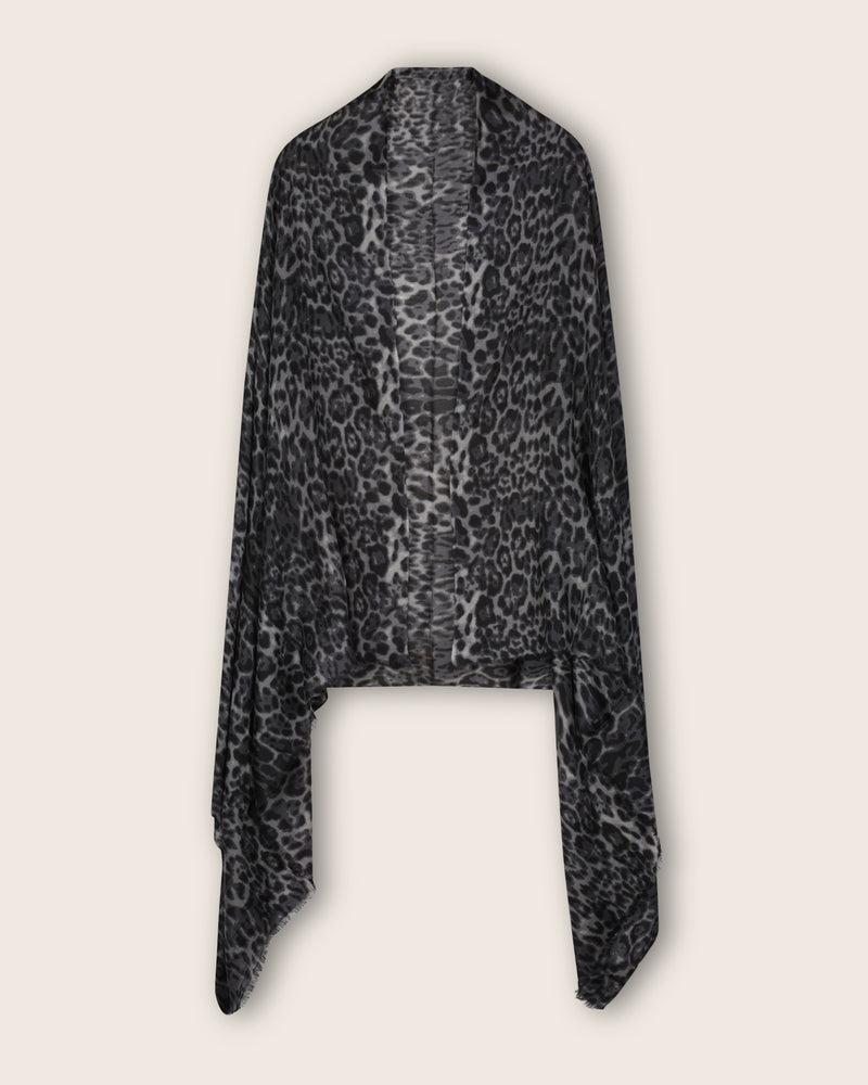 Lightweight cashmere wrap in gray leopard