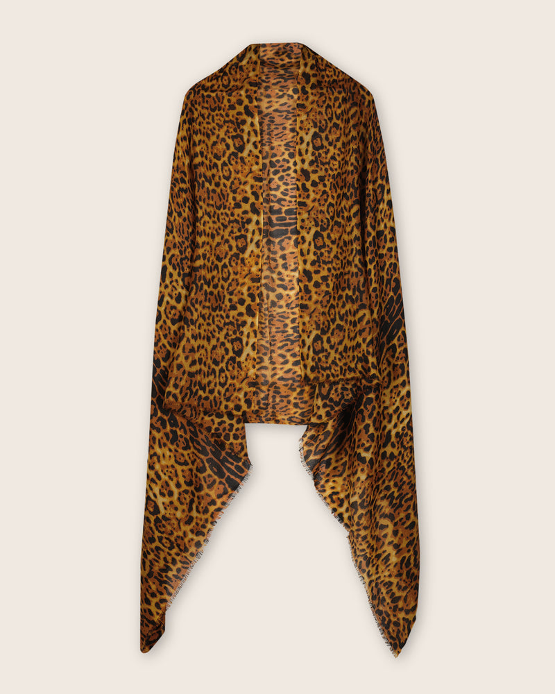 Lightweight cashmere wrap in camel leopard