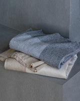 Frontiera cashmere throw in Grey