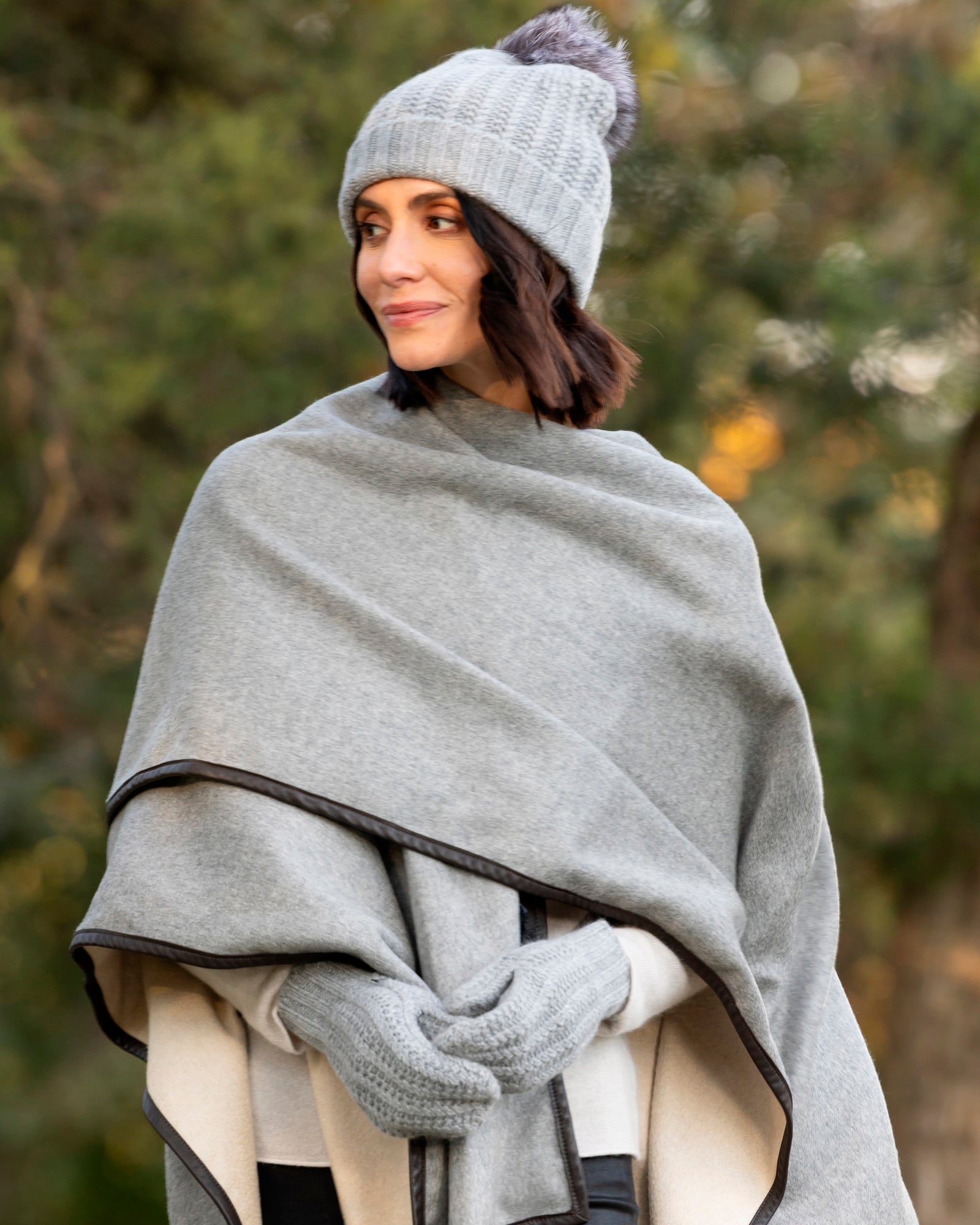 Chunky Ribbed Cashmere Hat with Fur Pom – SofiaCashmere display picture 2