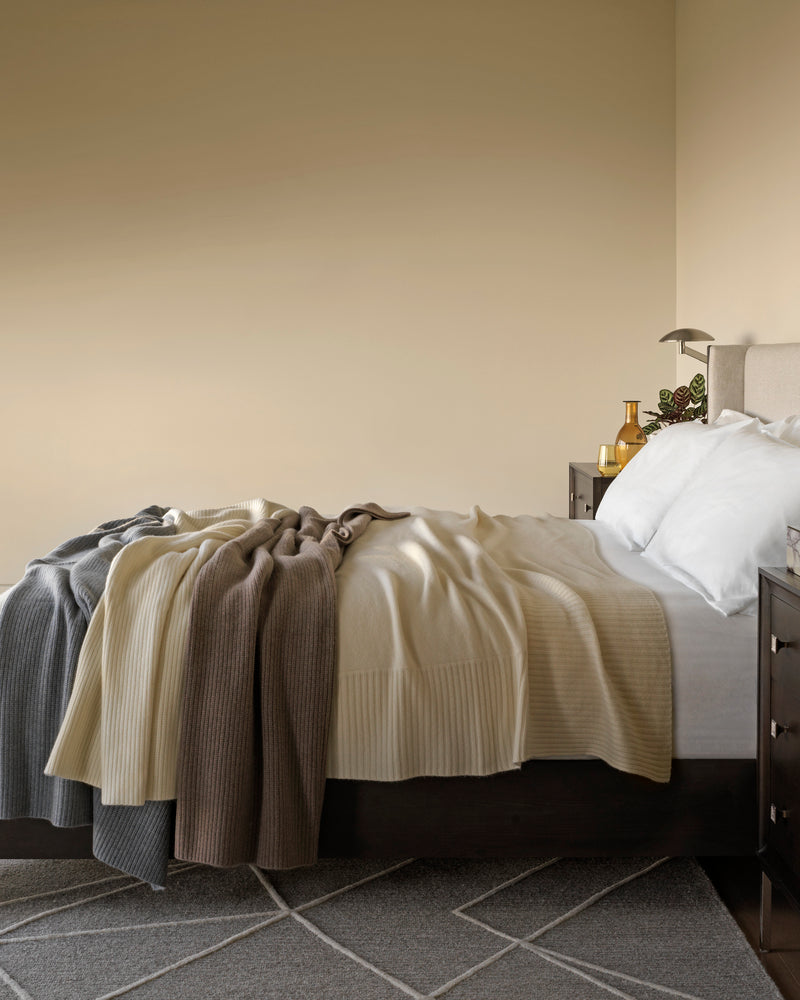 Shaker Knit cashmere throw with main spread being Ivory